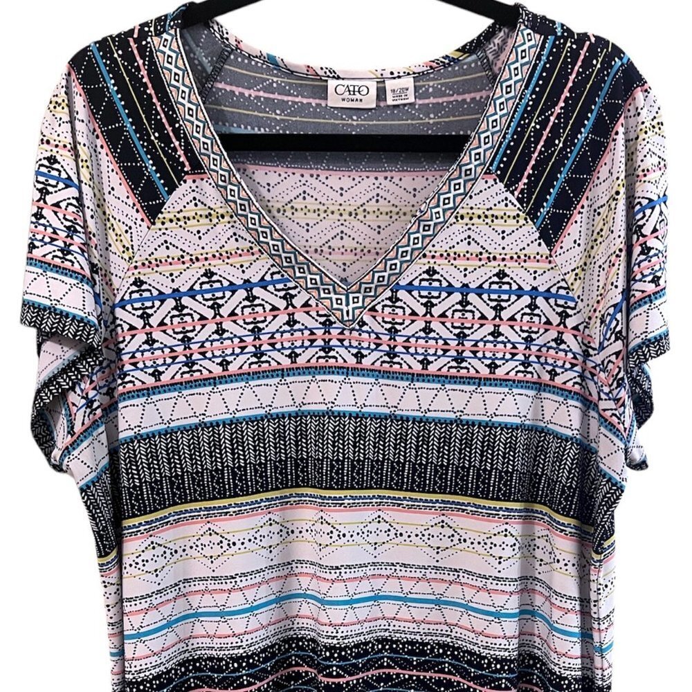Cato Woman Blouse 18/20W Geometric‎ Design Great Condition